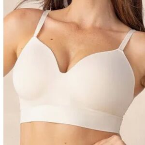 Seamless Light Cream Longline T-Shirt Bra
